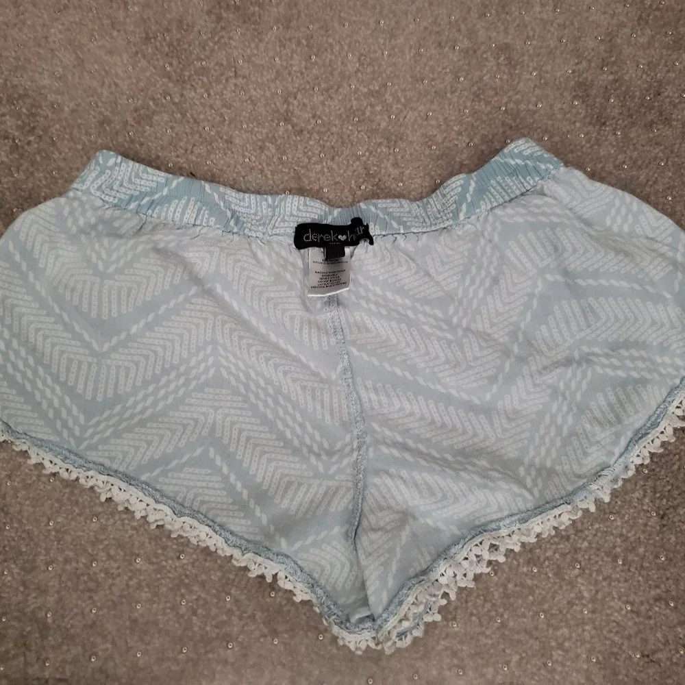 Cute Derek Heart Blue and White shorts - Picture 6 of 10